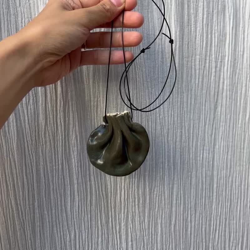 Drawstring necklace - 長項鍊 - 陶 黑色