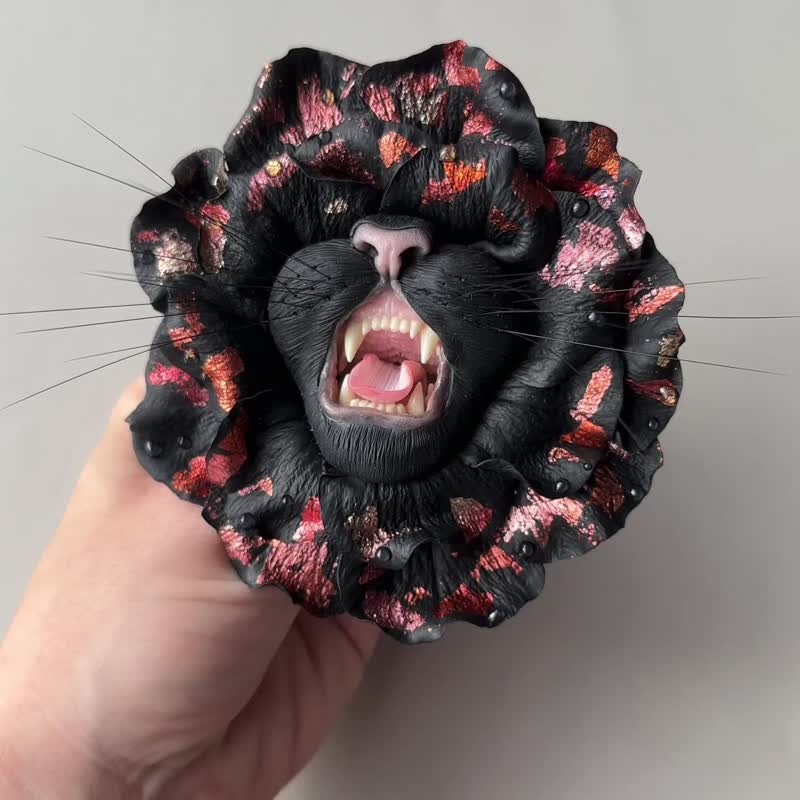 Black cat brooch/pendant in flower, gifts for cat lovers - Brooches - Plastic Black