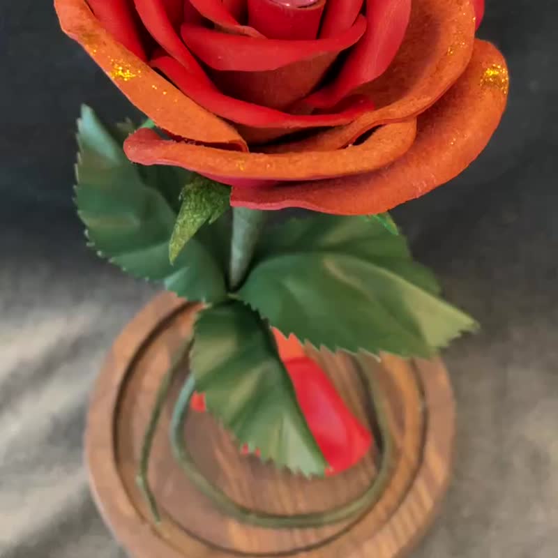 Handmade red leather rose with a crystal, glass bottle and lightable wooden base - ของวางตกแต่ง - หนังแท้ สีแดง