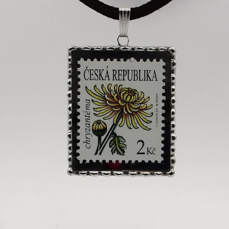 Stained glass pendant with a floral stamp - Necklaces - Glass 