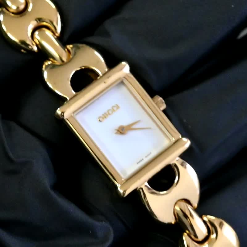 送料無料 GUCCI 1800L クォーツ GOLD ホワイトダイヤル 女性用腕時計 チェンジベルト欠品 古董錶 復古手錶 日本直送 - 女錶 - 不鏽鋼 金色