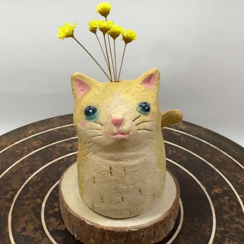 Mubai. Cute kitten-shaped flower arrangement diffuser. - ตุ๊กตา - ดินเผา สีทอง