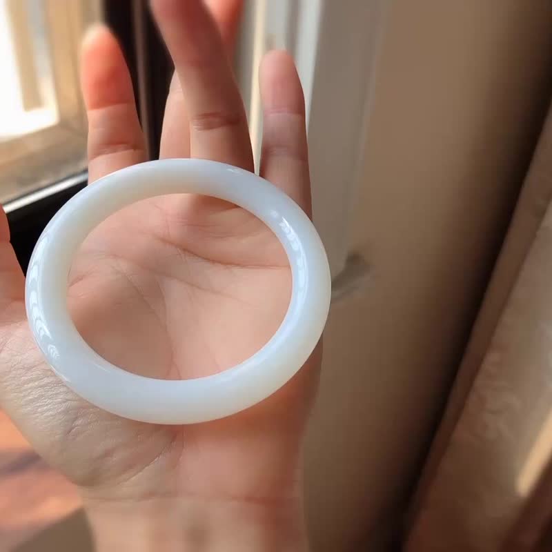 天然羊脂白玉和田玉バングル 老坑一級白の柔らかな質感、内径56mm、平安と喜びを願う - ブレスレット - 翡翠 