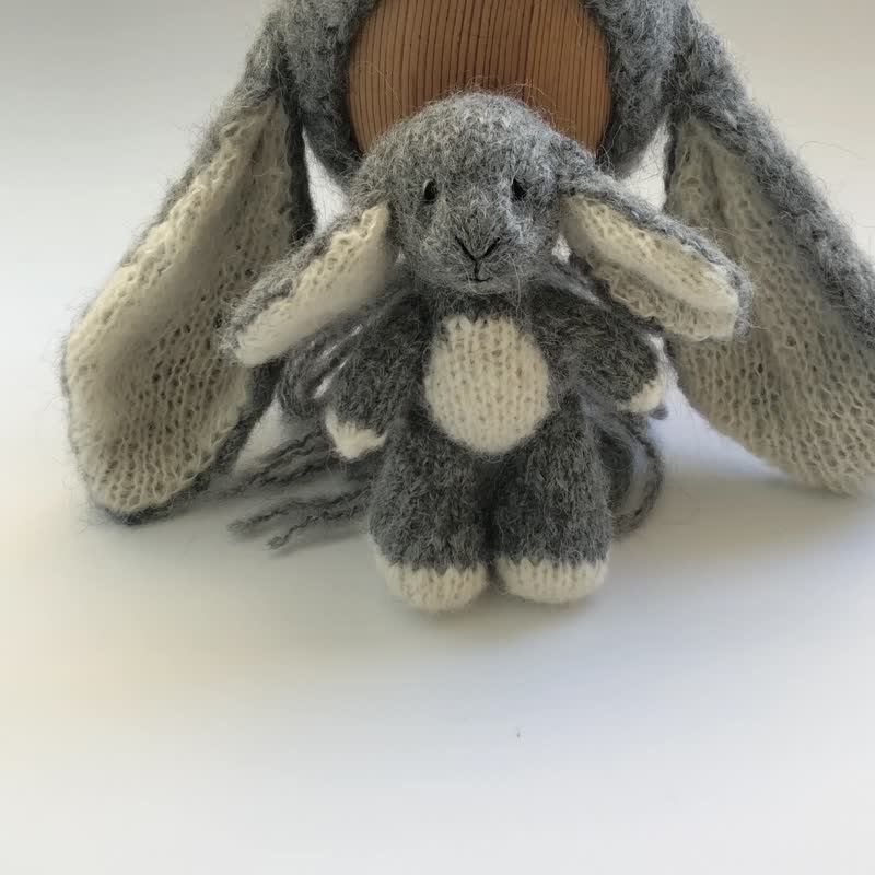 Baby photography prop bunny toy and bonnet - 嬰兒手鍊/飾品 - 羊毛 