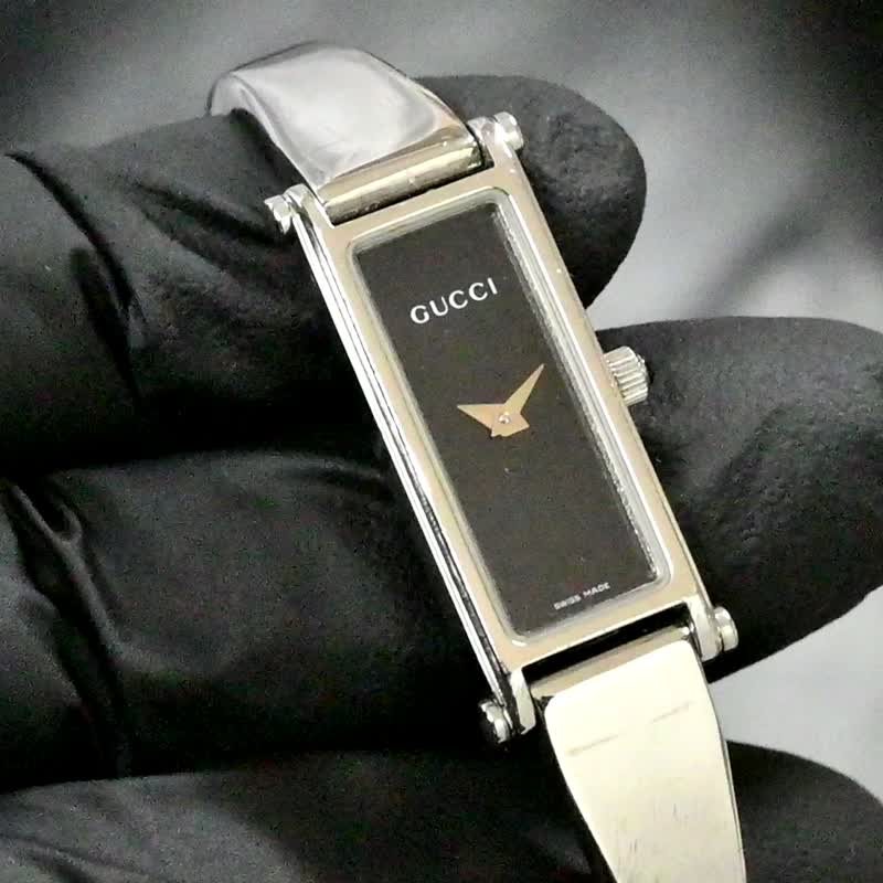 送料無料 GUCCI 1500L 女性用腕時計 クォーツ 12mm Black/Silver Square 箱付き 手錶 古董錶 復古手錶 日本直送 - 女錶 - 不鏽鋼 黑色