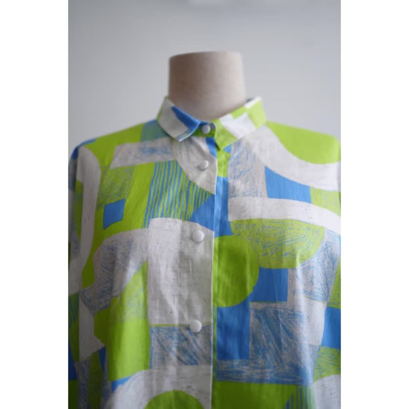 Bright green and blue paintbrush extra wide shirt - เสื้อเชิ้ตผู้หญิง - ผ้าฝ้าย/ผ้าลินิน หลากหลายสี