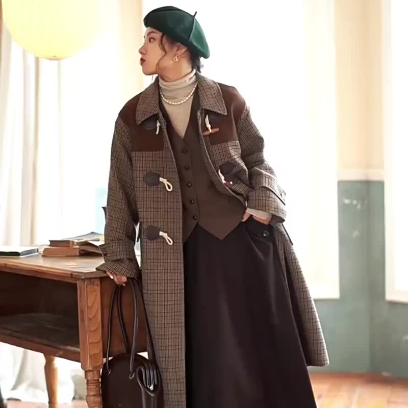 Brown Plaid Realism Retro Quilted Cotton Coat with Horn Buckle Colorblock Design Lapel Mid-Length Coat - เสื้อแจ็คเก็ต - ขนแกะ สีนำ้ตาล