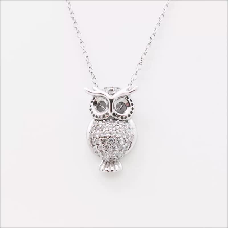 Squinted Owl 925 Silver Necklace Inlaid Zircon Pendant Platinum-Clad Thin Chain - Collar Necklaces - Sterling Silver Silver
