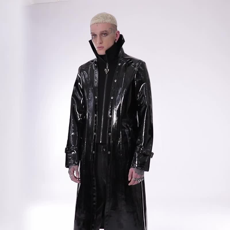 Punk Plague Knight Patent Leather Long Coat / Soon to be out of print - เสื้อโค้ทผู้ชาย - วัสดุอื่นๆ สีดำ