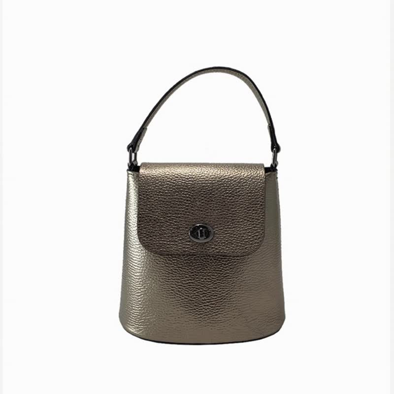 [Made in Italy] Glance low-key metal pebbled bag - กระเป๋าหูรูด - หนังแท้ สีทอง