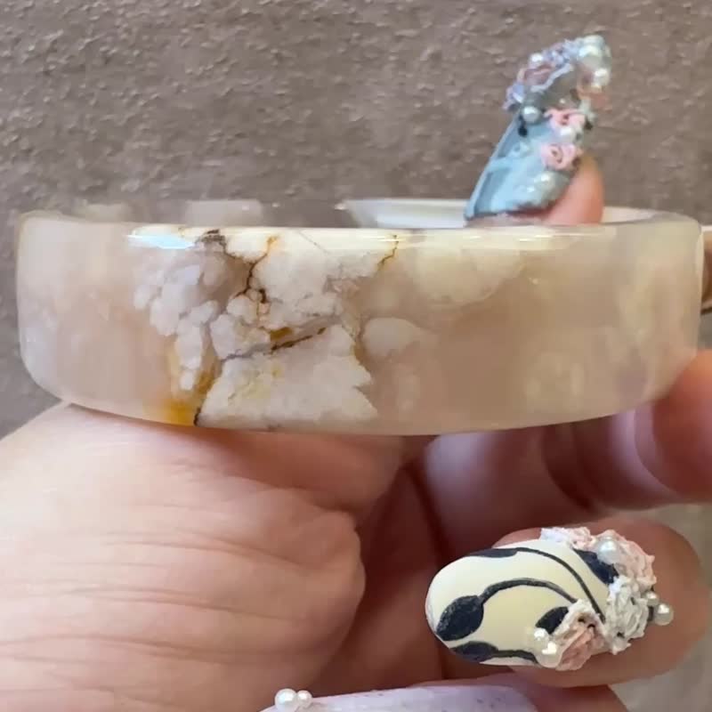 櫻花瑪瑙手鐲 瑪瑙手鐲稀有方鐲冰透油畫意境款非常氣質54圈 - 手鍊/手環 - 玉石 