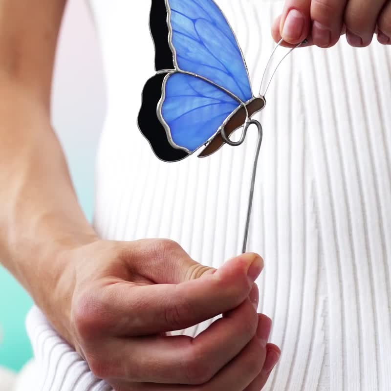 Stained Glass Butterfly Blue Suncatcher pot decor gift for Her Home Decor - ตกแต่งต้นไม้ - แก้ว สีน้ำเงิน