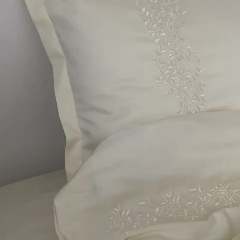 Embroidered Ivory Pillowcase | Branches Design | Envelope Closure | 100% Cotton - 寢具/床包 - 棉．麻 白色