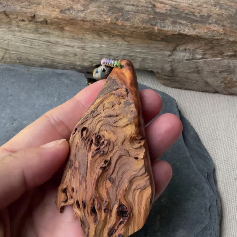 【萌雉】檜木脈形瘤 吊飾 鑰匙圈 背包掛飾 - 吊飾/掛飾 - 木頭 多色