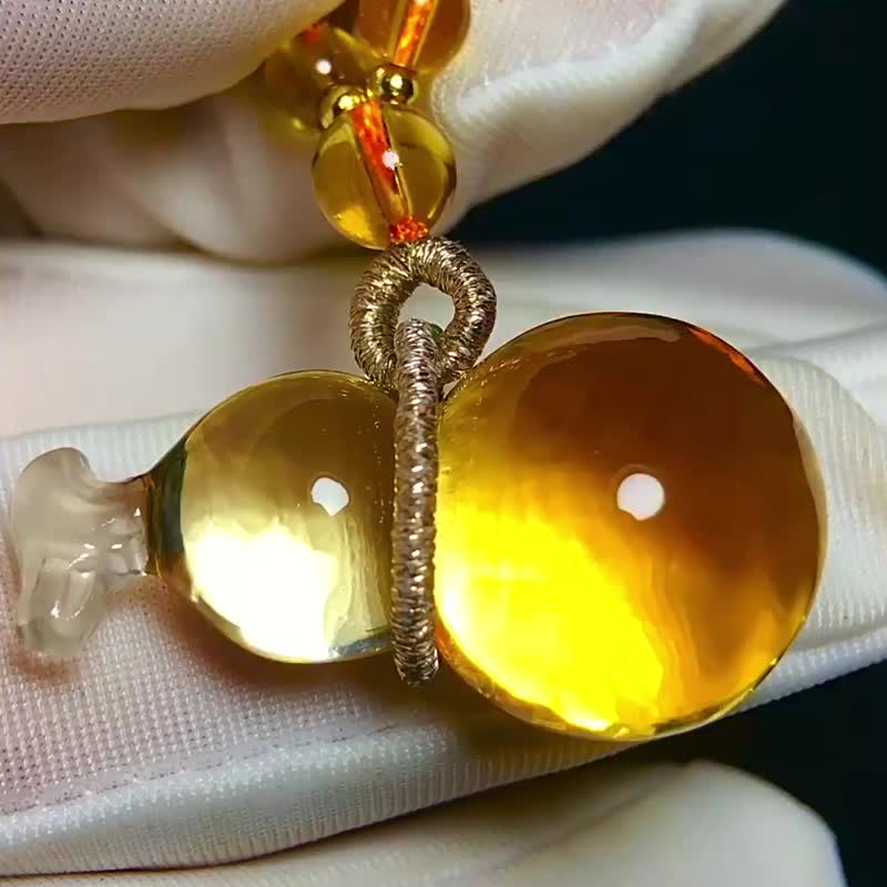 天然極品巴西黃水晶葫蘆吊墜雕工精湛 晶體透徹干淨全美無瑕疵 - 吊飾/掛飾 - 水晶 
