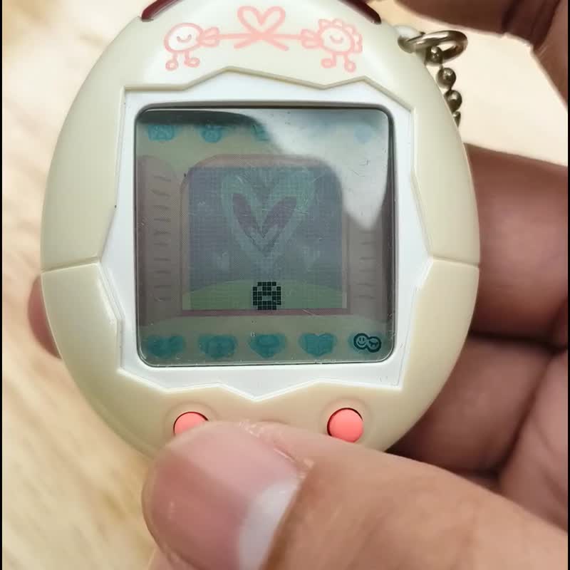 [Tamagotchi] 70% new Tamagotchi Plus V2 Day 2 Day 2 White 2004 Edition - แกดเจ็ต - พลาสติก ขาว