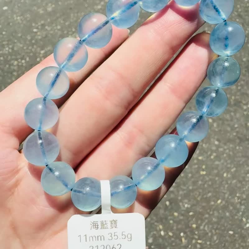 螢光仙女baby色海藍寶水晶11mm35.5g釋放壓力舒緩情緒療癒能量 - 手鍊/手環 - 水晶 藍色