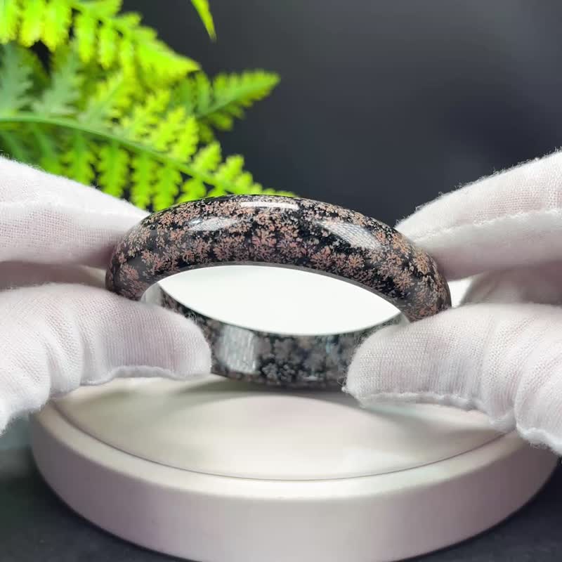 精美 雪花曜石手鐲 57MM 粉白花黑曜石手環 穩定情緒冷靜脈輪調和 - 手鍊/手環 - 半寶石 黑色