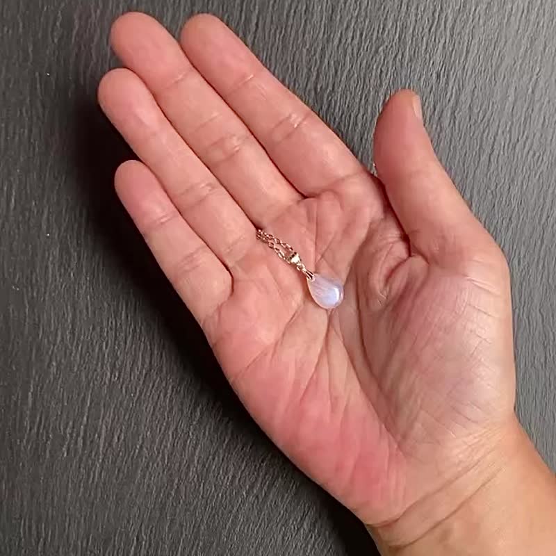 天然秀氣藍月光石 旺財運 旺姻緣 925純銀鈦鋼項鍊 - 項鍊 - 水晶 藍色