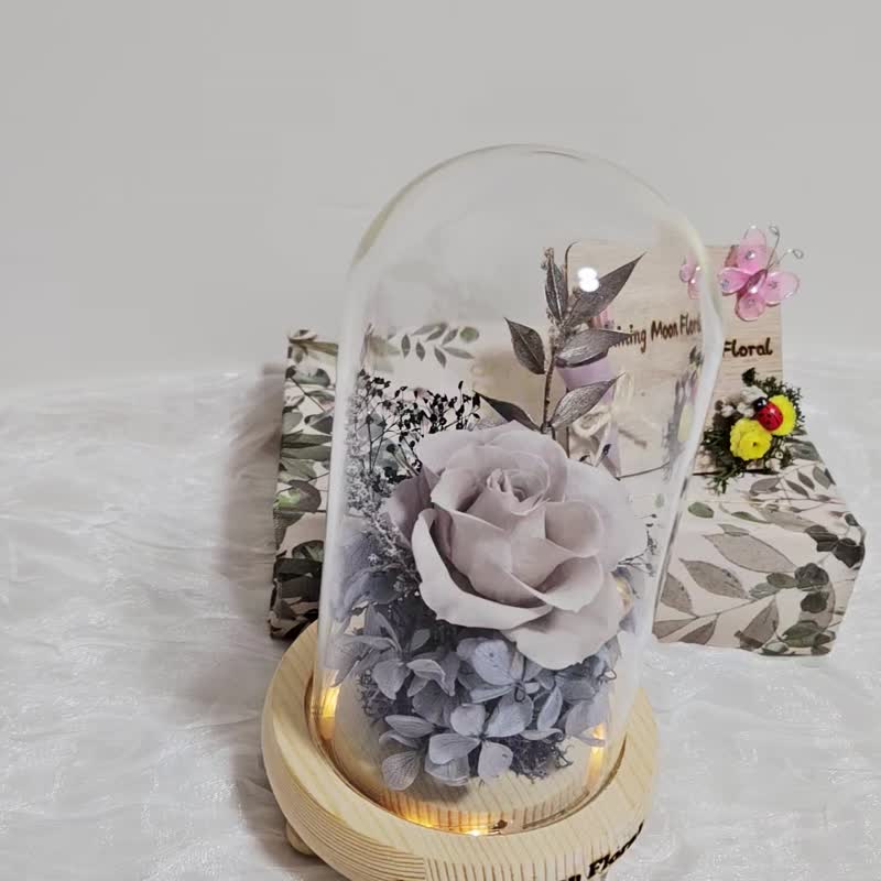 皎月有花 永生花玻璃燈座 冷月灰玫 - 乾燥花/永生花 - 植物．花 