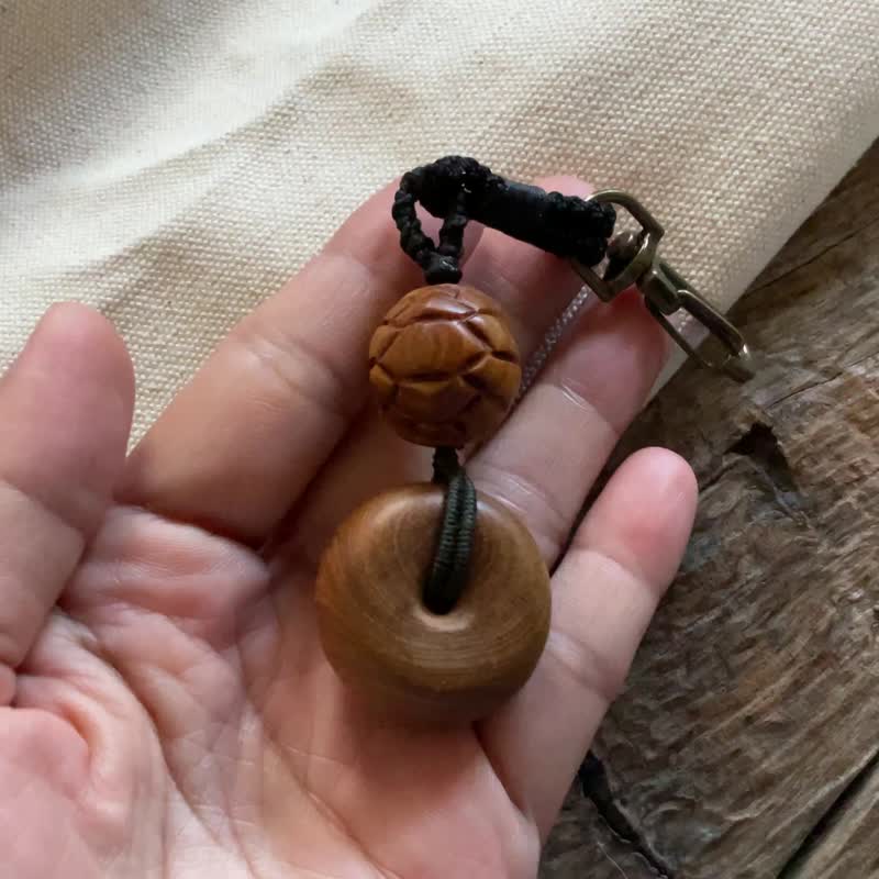 【平安龜來】肖楠木吊飾 鑰匙圈 背包掛飾 - 鑰匙圈/鑰匙包 - 木頭 多色