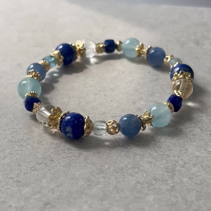 Healing the Ocean Unadded Color Stone Aquamarine Lapis Lazuli White Crystal Natural Crystal Bracelet - สร้อยข้อมือ - คริสตัล 