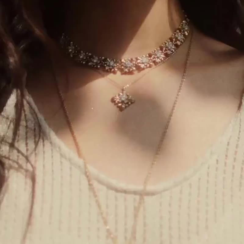 SERAPH 鳶尾花素鏈高級感極簡鎖骨鏈女款 - 鎖骨鍊 - 其他金屬 銀色