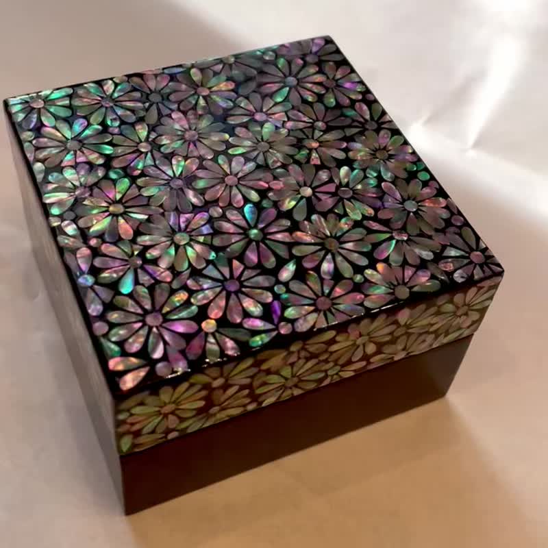 Mini Daisy, Mother-of-pearl Craft Box - อื่นๆ - ไม้ 