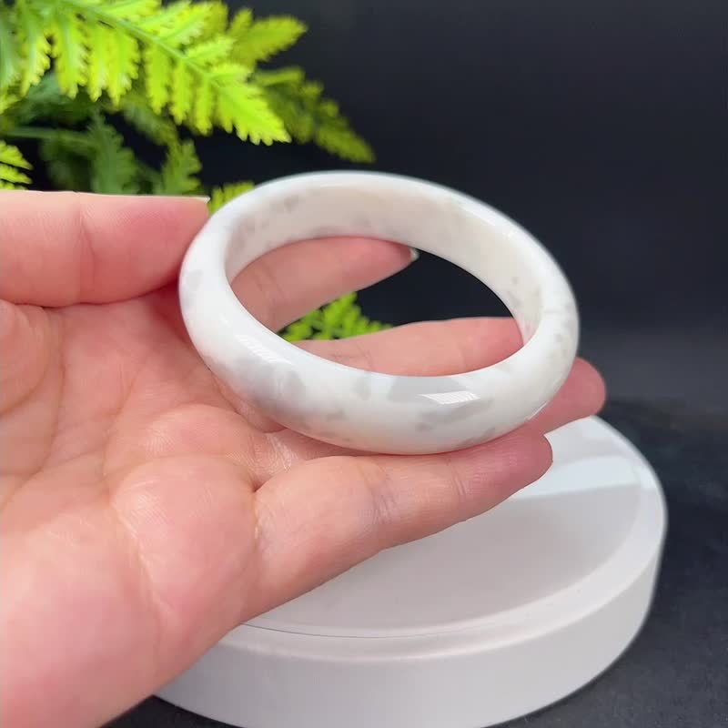 和田玉米達手鐲59MM 老料水墨風煙白玉手環 附證書 質地細膩油潤 - 手鍊/手環 - 玉石 白色