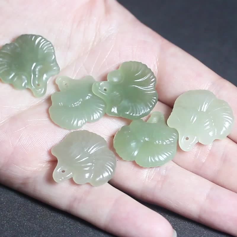 [Apricot Leaf] Natural Hetian Jade Green Ginkgo Leaf Jade Pendant Pendant Pendant Playing DIY Pendant Clavicle Chain - สร้อยคอ - หยก สีเขียว