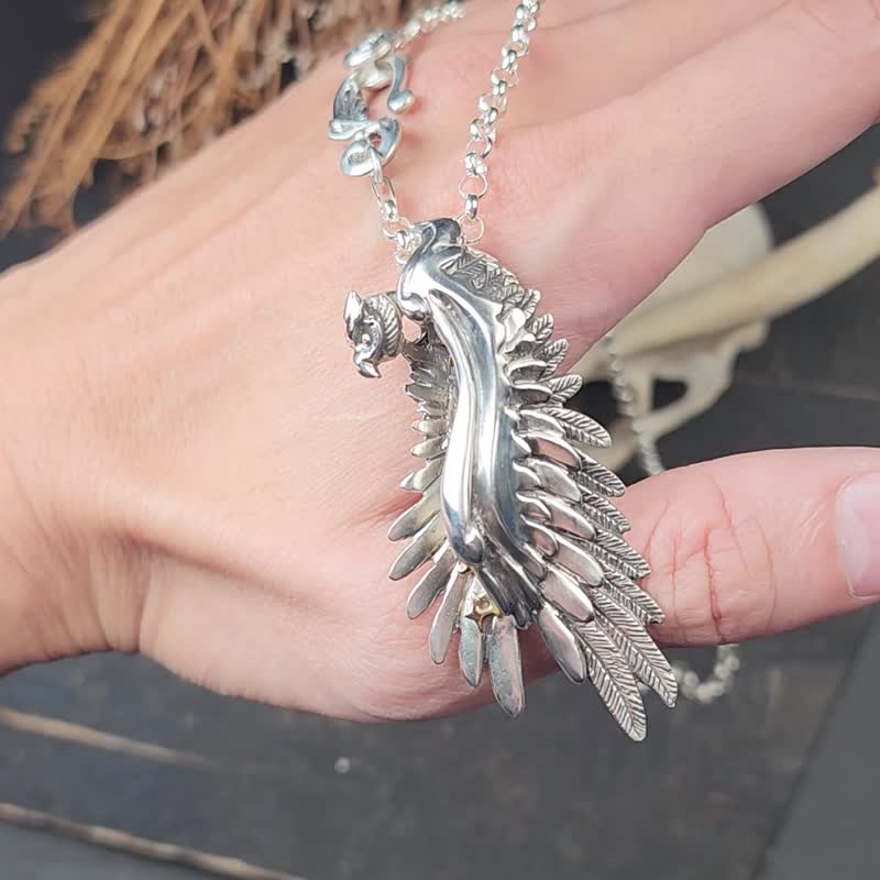 owl flying at night / necklace - สร้อยคอ - เงินแท้ สีเงิน