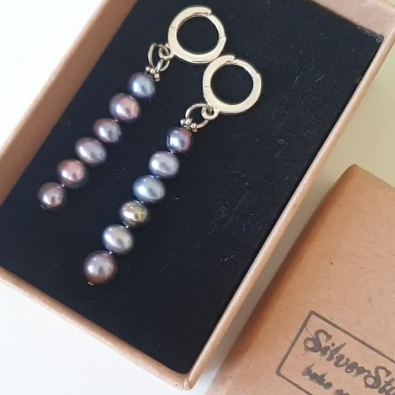 Black pearl Earrings, 925 Silver, Capricorn Crystal, Scorpio gem, Christmas Gift - 耳環/耳夾/耳骨夾 - 半寶石 黑色