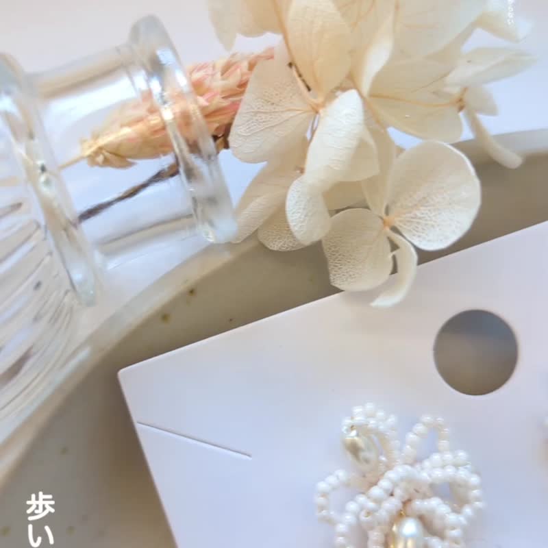 1KM老派的浪漫•溫柔布藝珍珠耳環 - 耳環/耳夾/耳骨夾 - 珍珠 