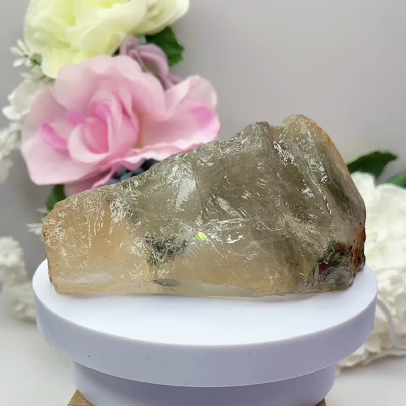 Natural gum flower green ghost rainbow light crystal thousand layer pyramid original Stone energy original ore 13*9*7cm - Items for Display - Crystal Multicolor