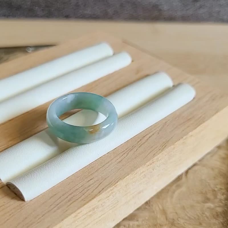 【親翠】天然翡翠 冰果綠撒金最美配色尾戒手指鐲7.5號戒圈 - 戒指 - 玉石 多色
