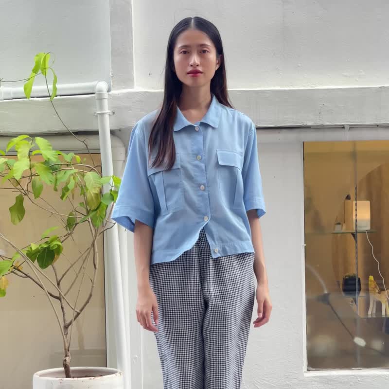 Safari Blouse : Breathable  Cotton Short Sleeves Blue Color - 女上衣/長袖上衣 - 棉．麻 藍色