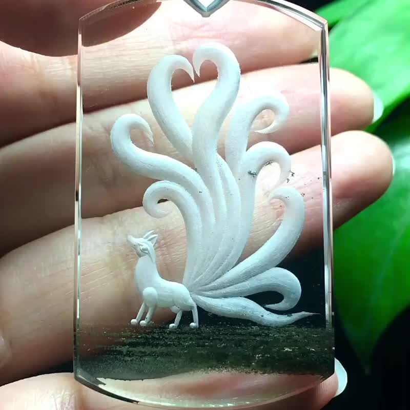天然綠幽靈內雕九尾狐吊墜晶體干淨透亮顏色翠綠雕工精湛 - 擺飾/家飾品 - 水晶 