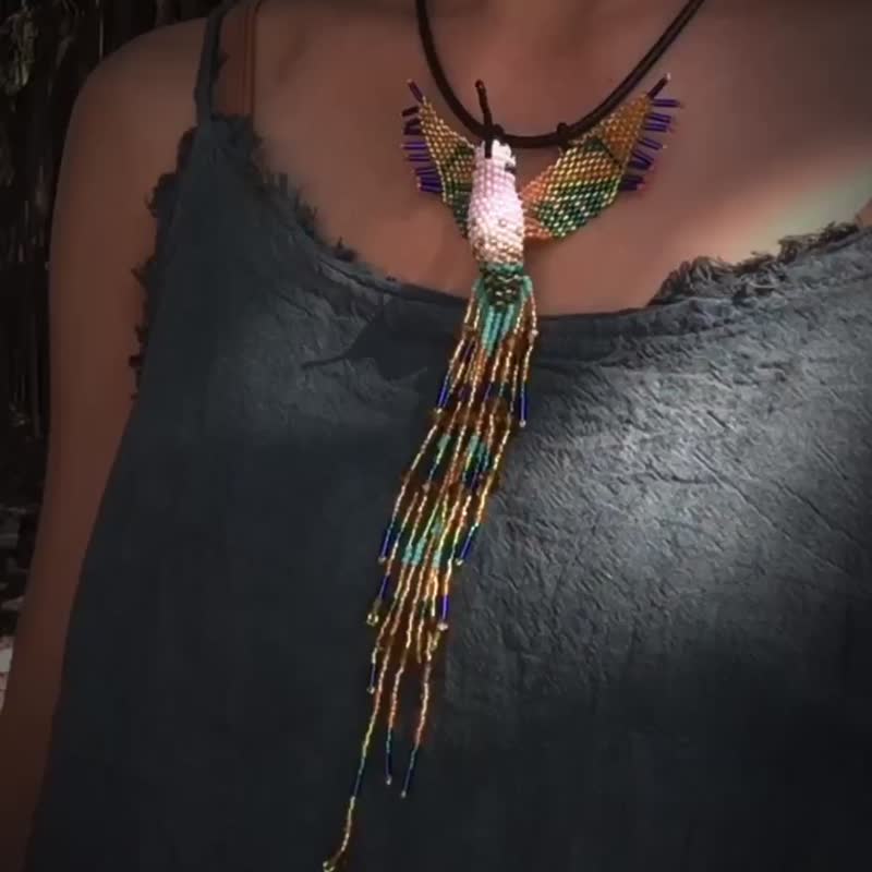 【Lost and find】 Fully hand-woven beaded hummingbird tassel necklace (yellow green) - Necklaces - Gemstone Yellow