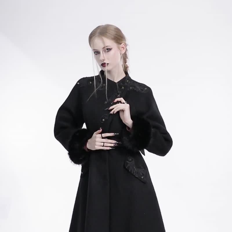 哥薩克戰士華麗雕花毛絨外套 / 寬鬆版型 - 女大衣/外套 - 其他材質 黑色