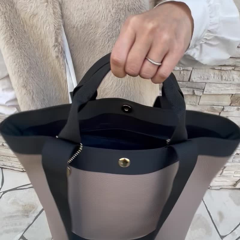 Simple ToteBag - Handbags & Totes - Faux Leather Black