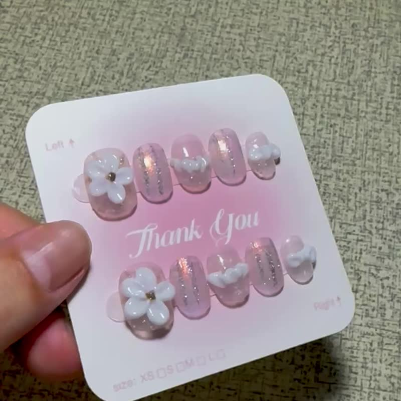 100%純手工訂製穿戴甲/甲片~立體捏捏~白色小花~S/M/L - 其他 - 塑膠 透明