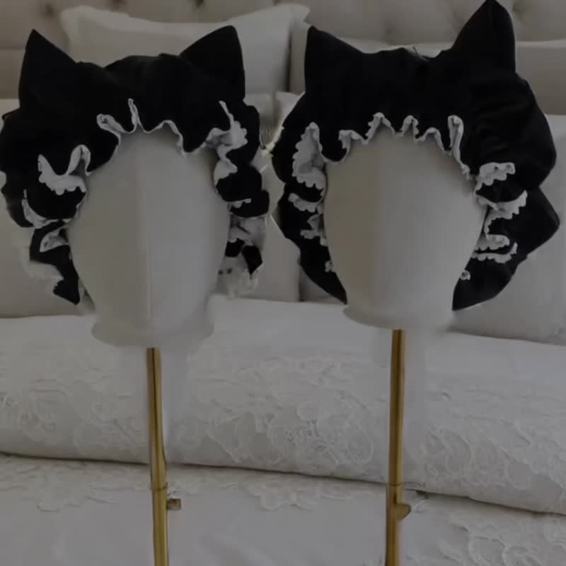 日本製洗えるシルクの立体猫耳ナイトキャップ　ブラック×レース　 生日禮物 日本　猫柄　立体耳 - 臉部按摩/清潔工具 - 絲．絹 黑色
