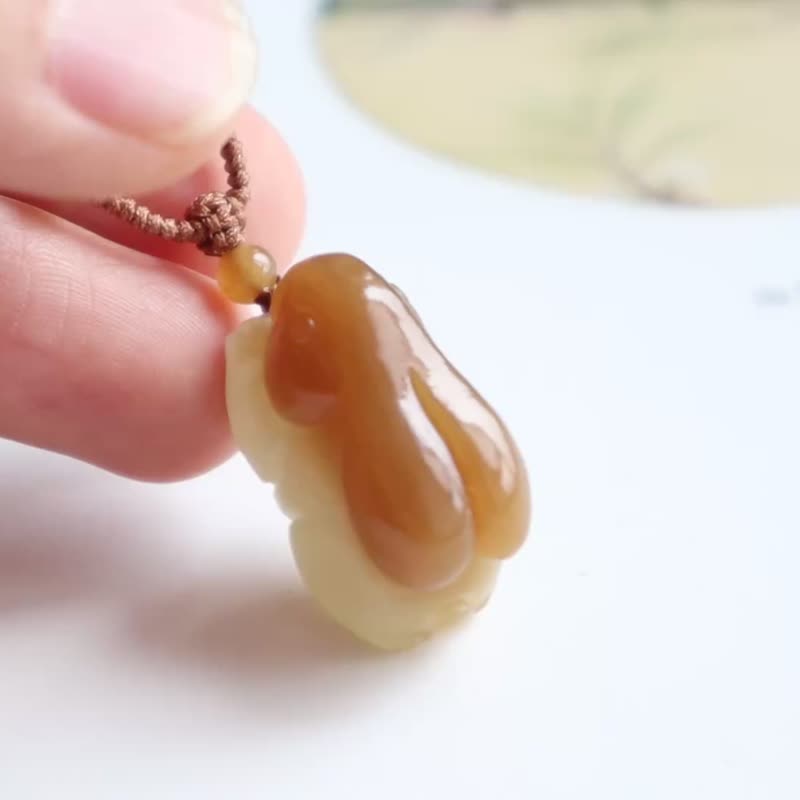 天然新疆糖料和田玉生肖兔項鏈吊墜 新疆糖白料油潤細膩 生日禮物 - 項鍊 - 玉石 