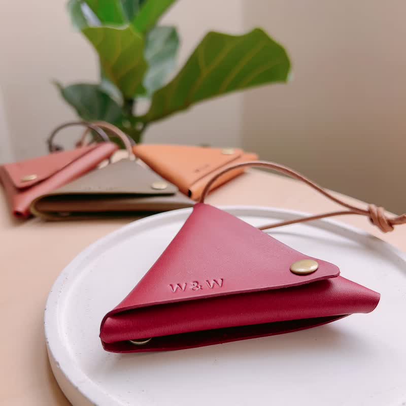 【W&W】Triangular rice ball coin purse. Customized leather gadgets - กระเป๋าใส่เหรียญ - หนังแท้ 
