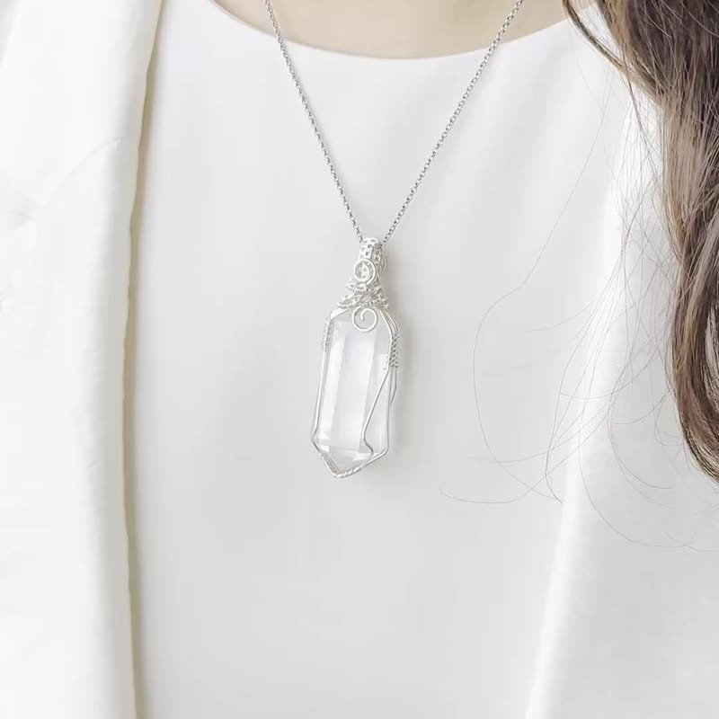 [High-end white crystal] Double-pointed pyramid vision crystal/original ore handmade necklace - Charms - Crystal Transparent