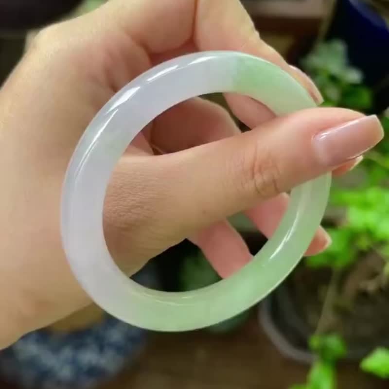 冰種翡翠天然翡翠玉鐲 A玉手鐲 玉鈪 • 冰種春帶彩翡翠圓鐲 - 手鍊/手環 - 玉石 紫色