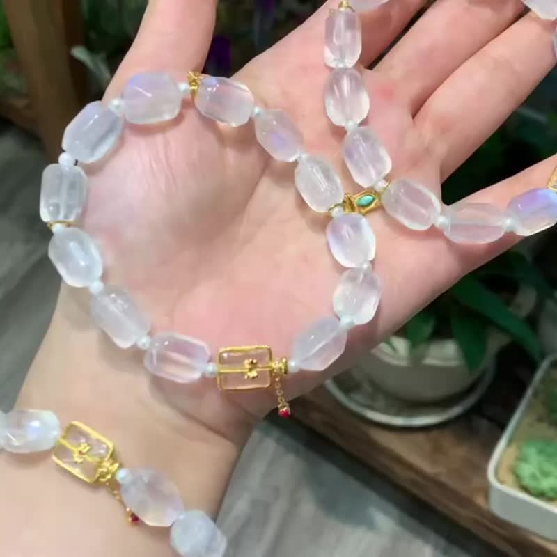冰糖藍月光天然精品藍月光石小燈泡圓珠手鏈不規則刻面藍月光七夕 - 手鍊/手環 - 玉石 