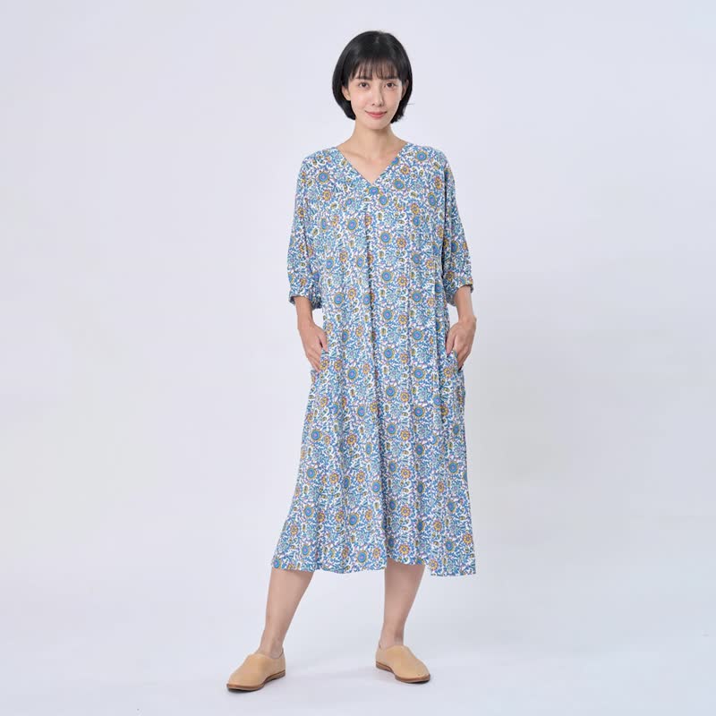 Fifi花卉印花度假長洋裝/藍 - 洋裝/連身裙 - 棉．麻 黑色