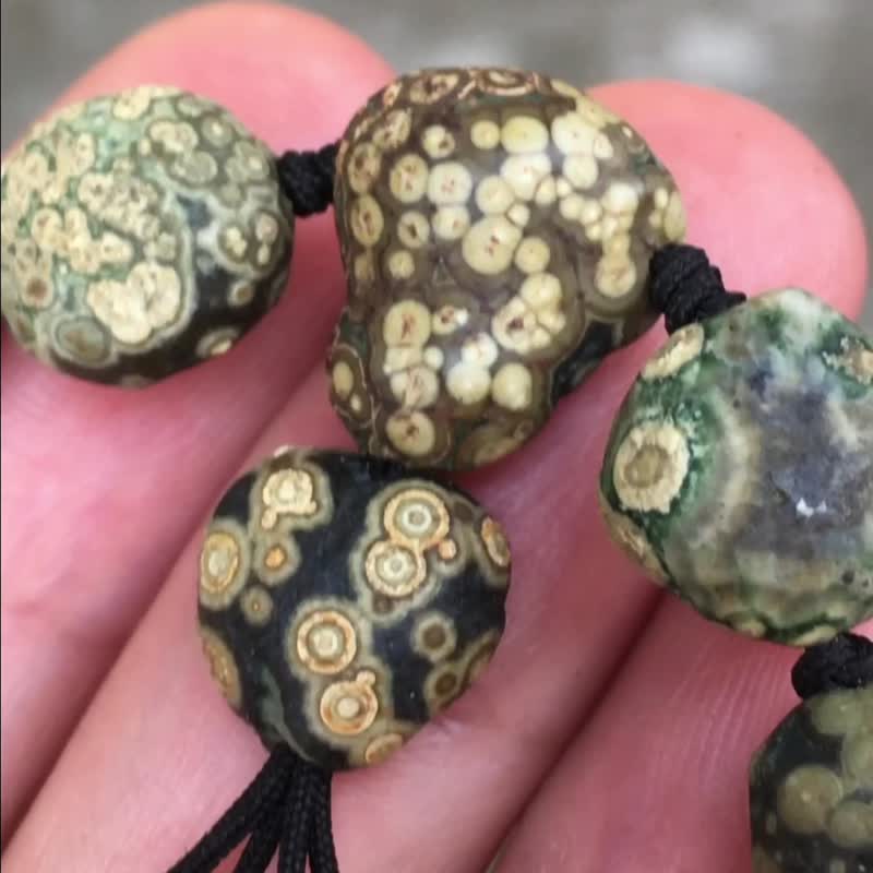 【Lost and find】1- 1.1 Natural raw stone Gobi Stone Zhuozishan black eye Stone bracelet - Bracelets - Gemstone Brown