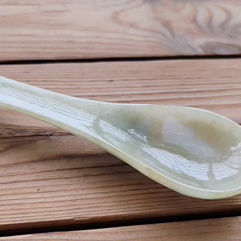 Pro-Cui Natural Jade Ice Yellow Green Fruit Green Floating Flower Characteristic Spoon - Items for Display - Jade Multicolor